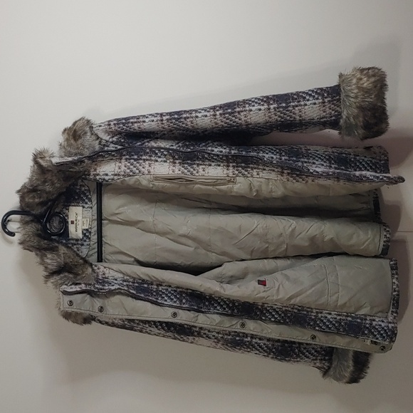 VTG Woolrich Parka Women's Fur Hood Plaid Coat Size Large - Picture 3 of 10